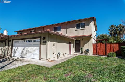 8111 Locust Pl S, Dublin, CA 94568 photo 1