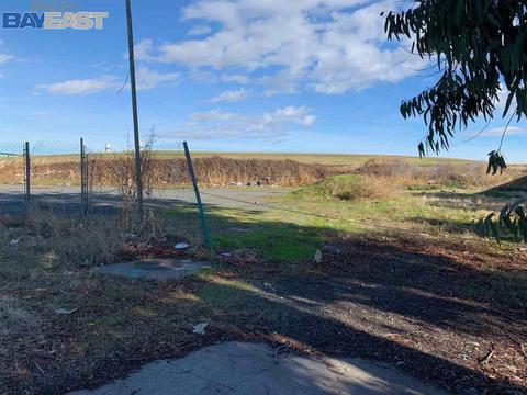 1000 Harbor St, Pittsburg, CA 94565 photo 1