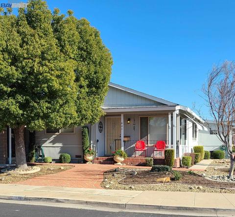 446 Jensen St, Livermore, CA 94550 photo 1