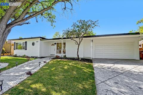 3207 Meadowbrook Dr, Concord, CA 94519 photo 1