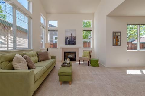 2160 Leafcrest Cmn, Livermore, CA 94551 photo 1