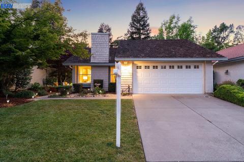 11764 Castle Ct, Dublin, CA 94568 photo 1