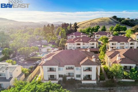 7052 Dublin Meadows St #C, Dublin, CA 94568 photo 1