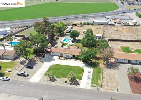 4448 W Pine Haven Dr, Tracy, CA 95304 photo 1