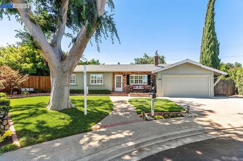 8276 Wexford Ct, Dublin, CA 94568 photo 1