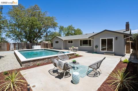 4264 Ridge Dr, Pittsburg, CA 94565 photo 1