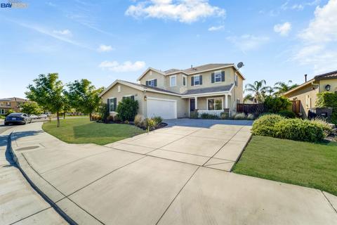 1698 Kyle Dayton Dr, Tracy, CA 95376 photo 1