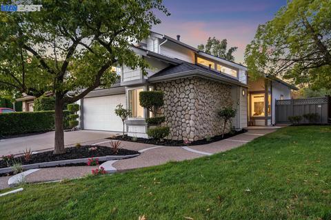 7651 Shady Creek Rd, Dublin, CA 94568 photo 1