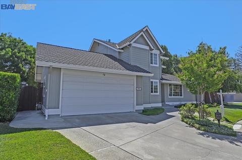 7925 Shannon Ct, Dublin, CA 94568 photo 1