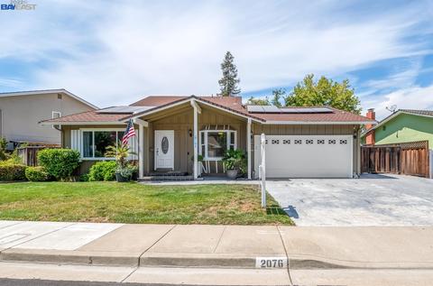2076 Foxswallow Rd, Pleasanton, CA 94566 photo 1