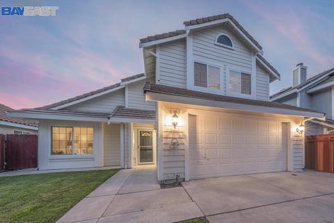 165 Mount Hamilton Dr, Tracy, CA 95376 photo 1