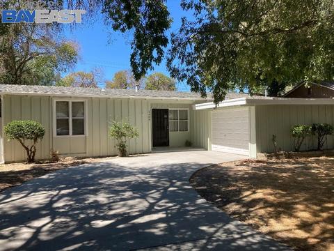2009 Elmhurst Dr, Modesto, CA 95350 photo 1