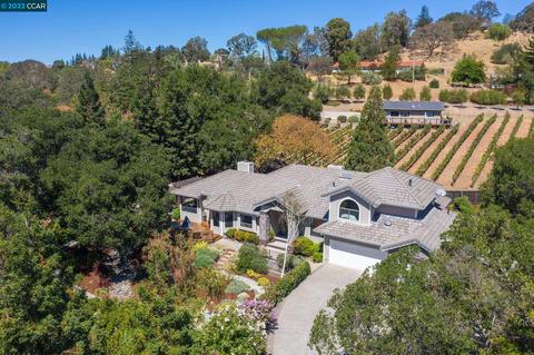 807 Roberts Ct, Martinez, CA 94553 photo 1