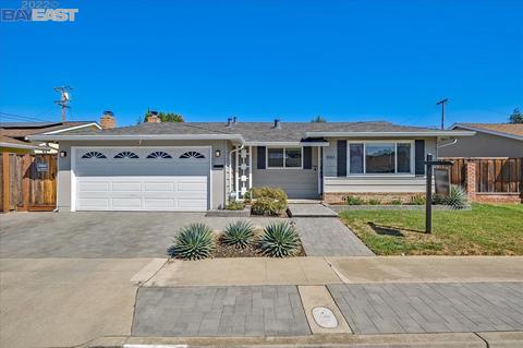 1065 Edgemere Ln, Hayward, CA 94545 photo 1