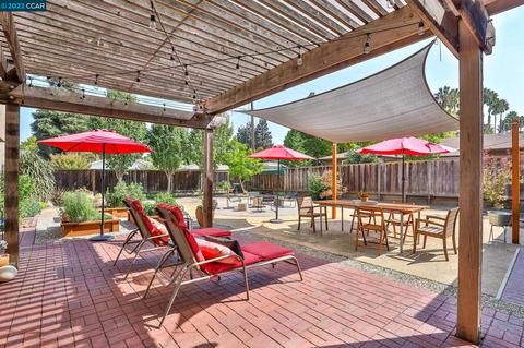330 Allen St, Martinez, CA 94553 photo 1
