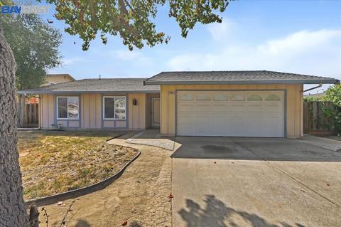 36089 Spruce St, Newark, CA 94560 photo 1