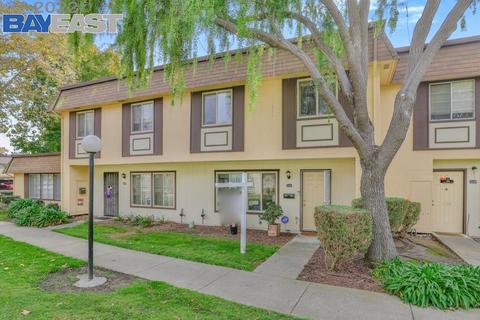 27429 Lemon Tree Ct, Hayward, CA 94545 photo 1