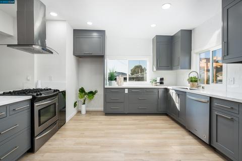 802 Stone St, Oakland, CA 94603 photo 1