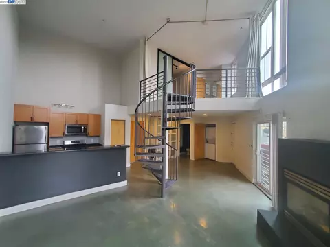 675 8th St #8, Oakland, CA 94607 photo 1