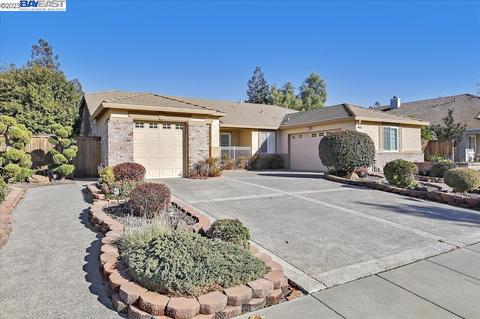 967 Dunerose Ct, Vacaville, CA 95687 photo 1