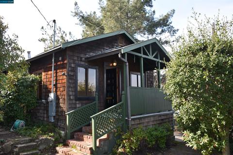 954 Walnut St, Martinez, CA 94553 photo 1