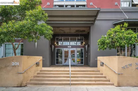 201 4th St #605, Oakland, CA 94607 photo 1