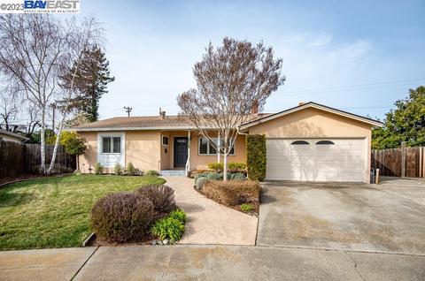8250 Cardiff Ct, Dublin, CA 94568 photo 1