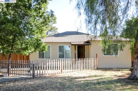 622 E Main St, Ripon, CA 95366 photo 1