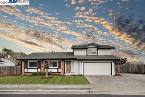 8456 Wicklow Ln, Dublin, CA 94568 photo 1