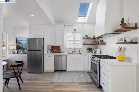 100 Pacific Ave, Alameda, CA 94501 photo 1