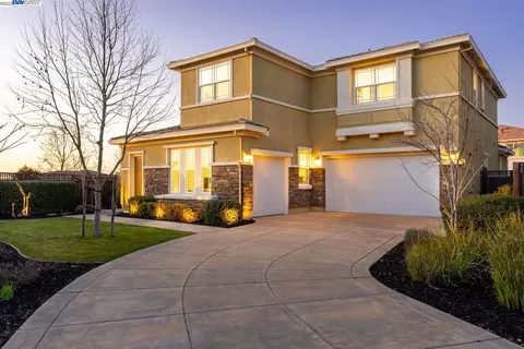 2 Sonas Pl, Hayward, CA 94542 photo 1