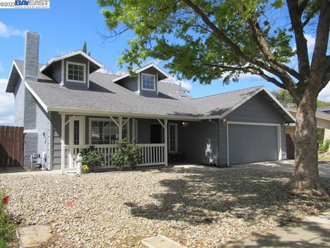 561 Traina Dr, Patterson, CA 95363 photo 1