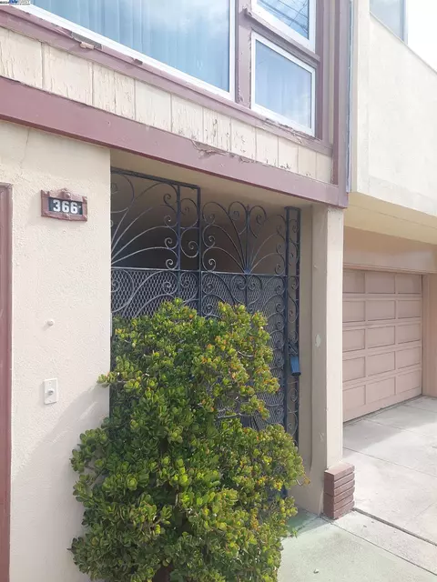366 32nd Ave, San Francisco, CA 94121 photo 1