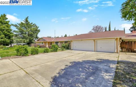 556 Greenview Pl, Manteca, CA 95337 photo 1