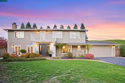 471 Millfield Pl, Moraga, CA 94556 photo 1