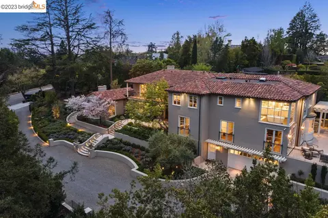 345 Hampton Rd, Piedmont, CA 94611 photo 1