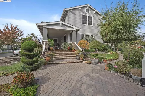 1045 Park St, Hercules, CA 94547 photo 1