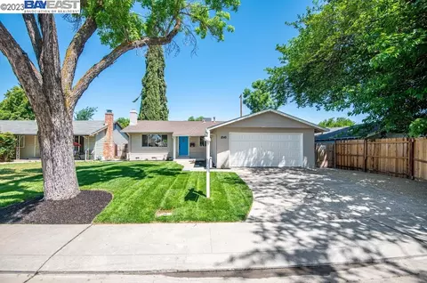 1243 W Beverly Pl, Tracy, CA 95376 photo 1