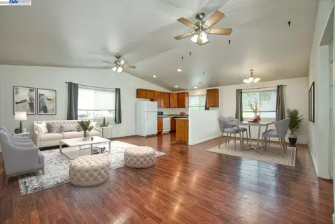 4466 Cedar Ave, Clearlake, CA 95422 photo 1
