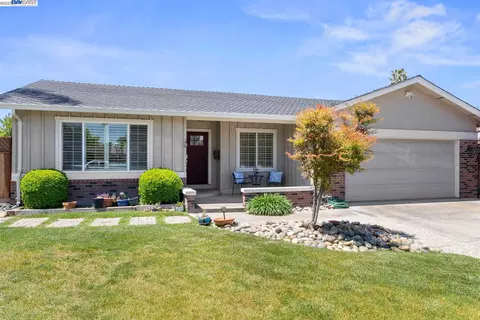 4696 Shasta Ct, Pleasanton, CA 94566 photo 1