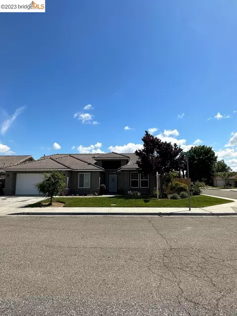 3586 Point Sur Dr, Madera, CA 93637 photo 1