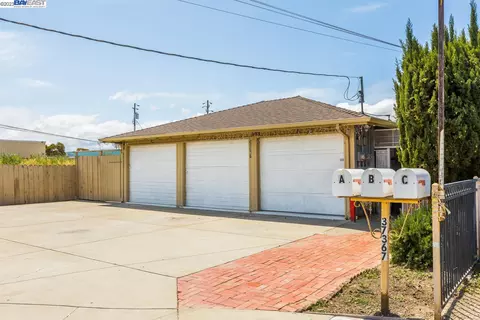 37367 Elm St, Newark, CA 94560 photo 1