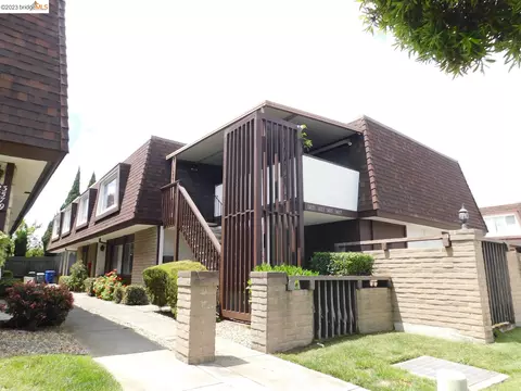14115 Doolittle Dr, San Leandro, CA 94577 photo 1