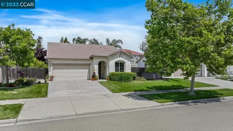 541 W Boesch Dr, Ripon, CA 95366 photo 1