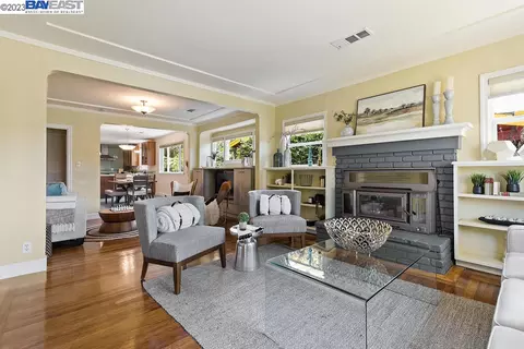 3021 Dohr St, Berkeley, CA 94702 photo 1