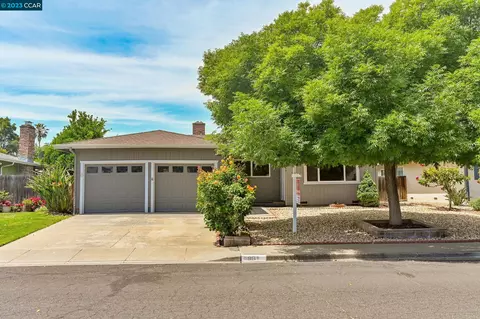 961 Chalet Dr, Concord, CA 94518 photo 1