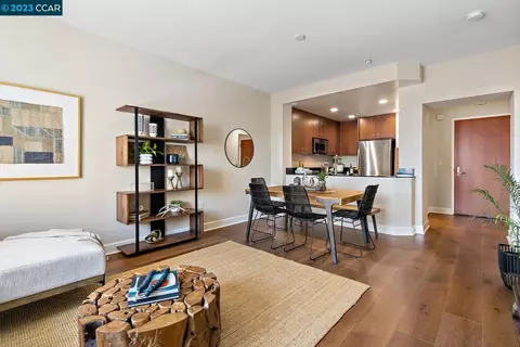585 9th St #411, Oakland, CA 94607 photo 1