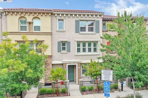 107 Cypress Loop, Hayward, CA 94544 photo 1