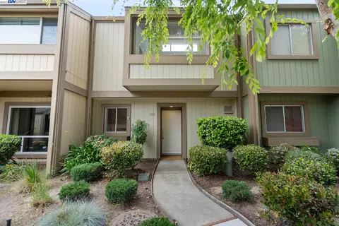 1006 Easter Ln, Alameda, CA 94502 photo 1