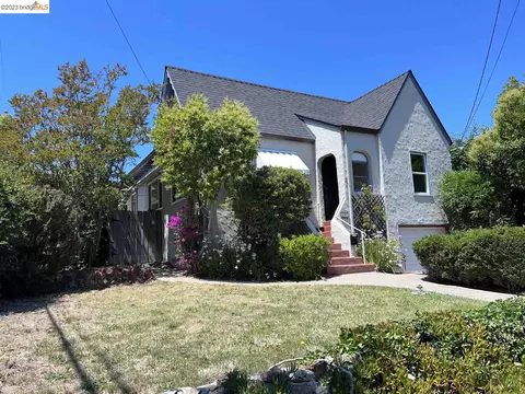1301 Oak St, Martinez, CA 94553 photo 1